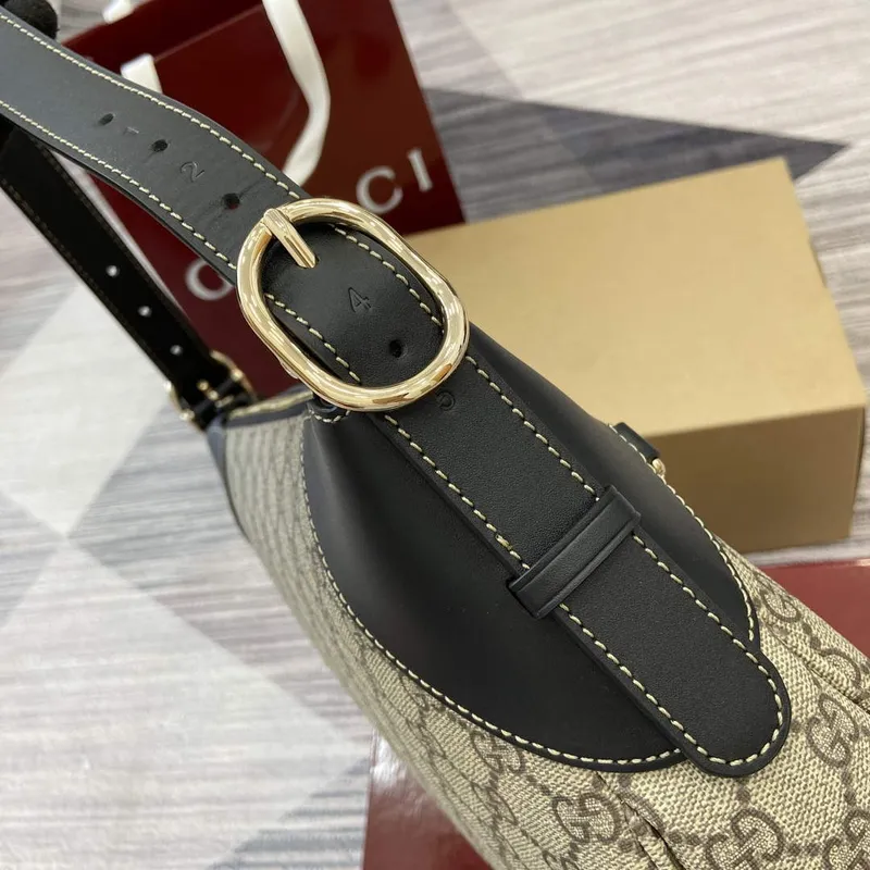 Gucci 815217 GG Emblem Střední Kabelka přes Rameno Černá