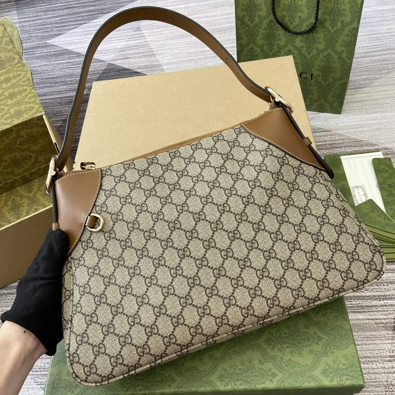 Gucci 815217 GG Emblem Střední Kabelka přes Rameno Hnědá