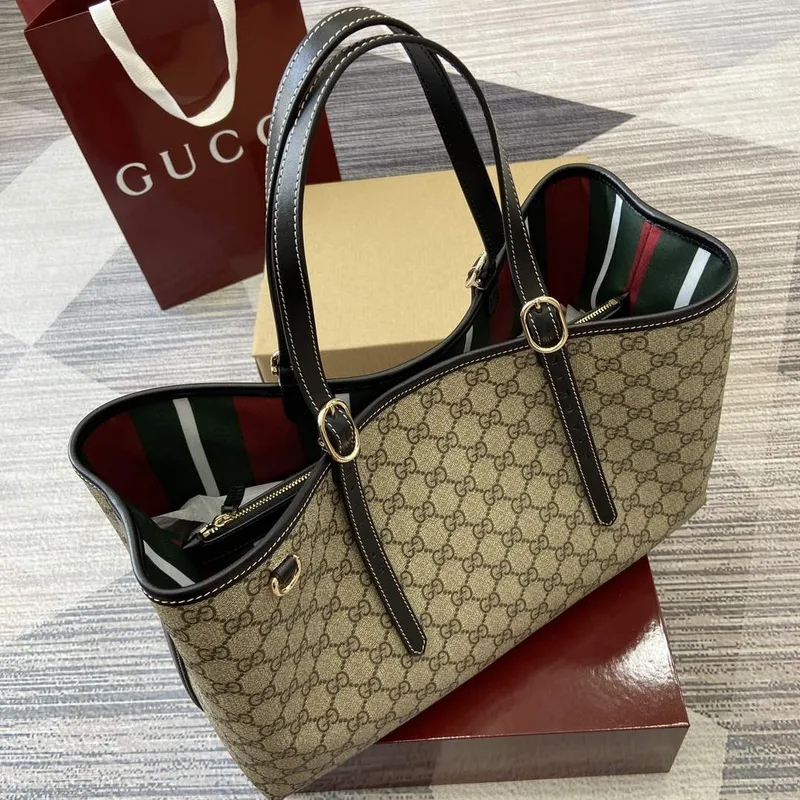 Gucci 815213 GG Emblem Střední Taška přes Rameno Černá