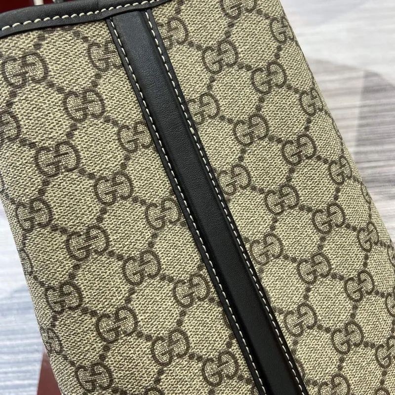 Gucci 815213 GG Emblem Střední Taška přes Rameno Černá