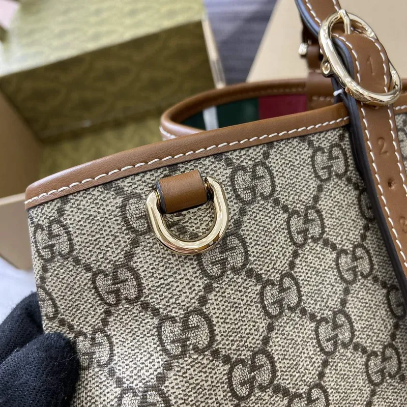 Gucci 815213 GG Emblem Střední Taška přes Rameno Hnědá