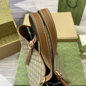 Gucci 815213 GG Emblem Střední Taška přes Rameno Hnědá