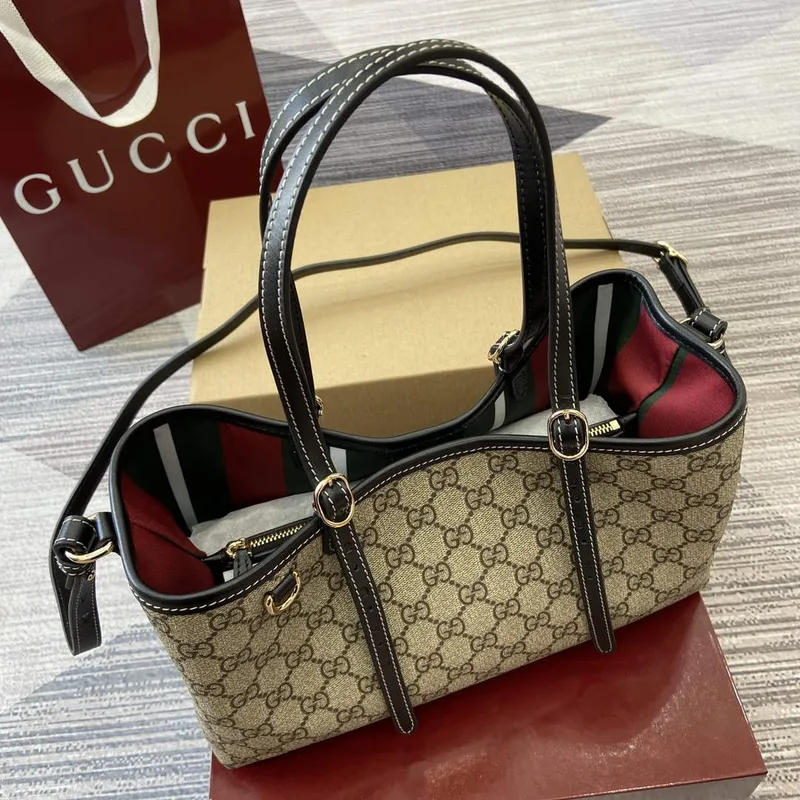 Gucci 815214 GG Emblem Malá Taška přes Rameno Černá