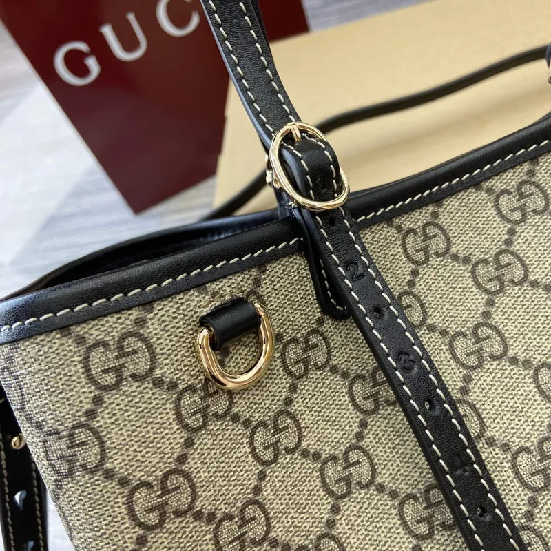 Gucci 815214 GG Emblem Malá Taška přes Rameno Černá