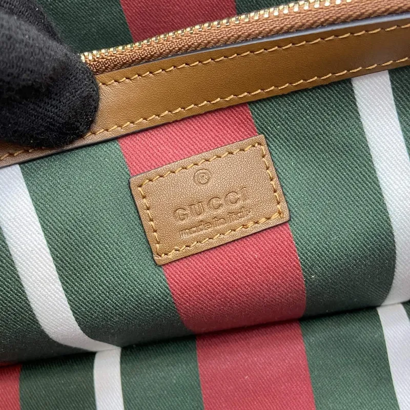 Gucci 815214 GG Emblem Malá Taška přes Rameno Hnědá
