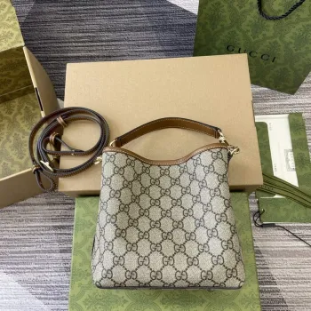 Gucci 815118 GG Emblem Mini Bucket Bag Hnědá