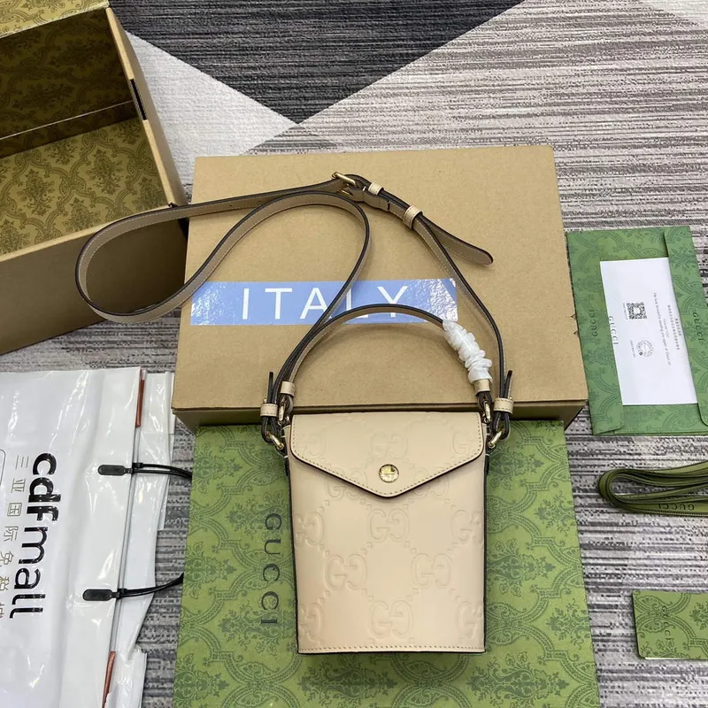 Gucci 772795 GG Super Mini Bucket Bag Světle béžová