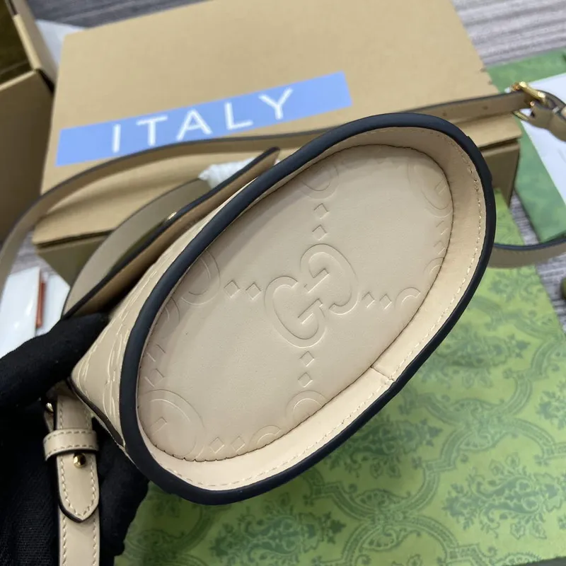 Gucci 772795 GG Super Mini Bucket Bag Světle béžová