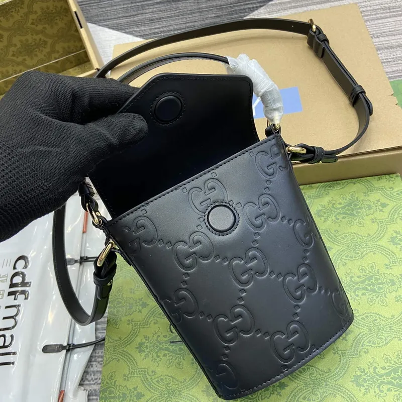 Gucci 772795 GG Super Mini Kabela na řetízku Černá