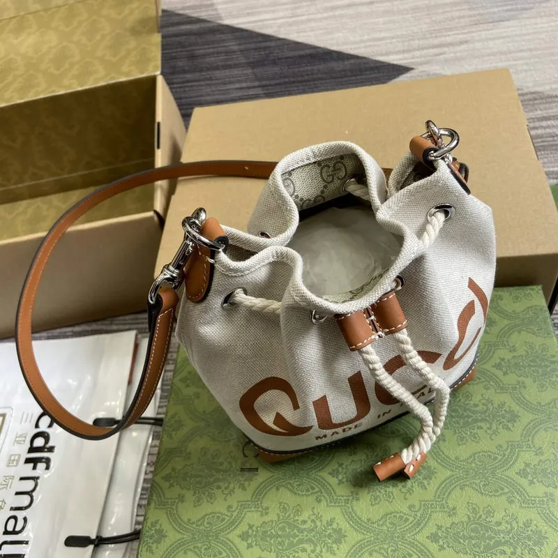 Gucci 777166 Mini Ramenní Taška S Gucci Potiskem Béžová