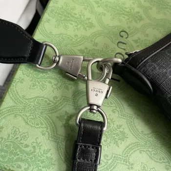 Gucci 726833 Messenger Bag s propleteným G černá