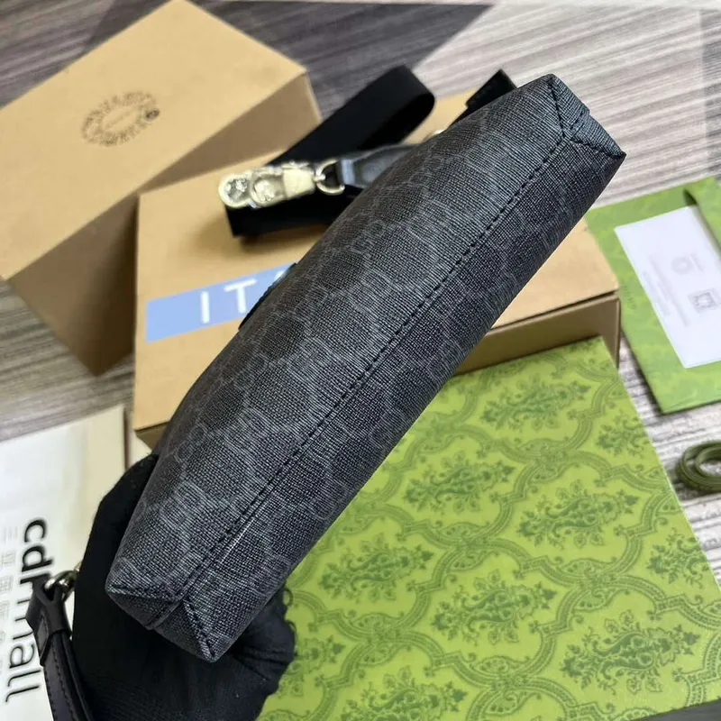 Gucci 760021 Messenger Bag s propleteným G černá