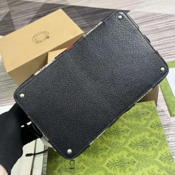 Gucci 739391 Gucci Savoy toaletní taška modrá