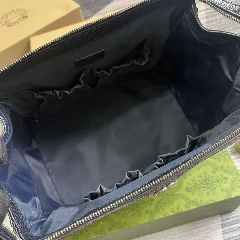 Gucci 739391 Gucci Savoy toaletní taška modrá