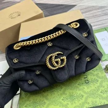 Gucci 443497 GG Marmont Malá Kabelka Přes Rameno Černá Prošívaná Sametová