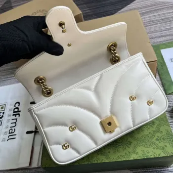Gucci 443497 GG Marmont Malá Ramenní Taška Dvojité G Hroty Bílá
