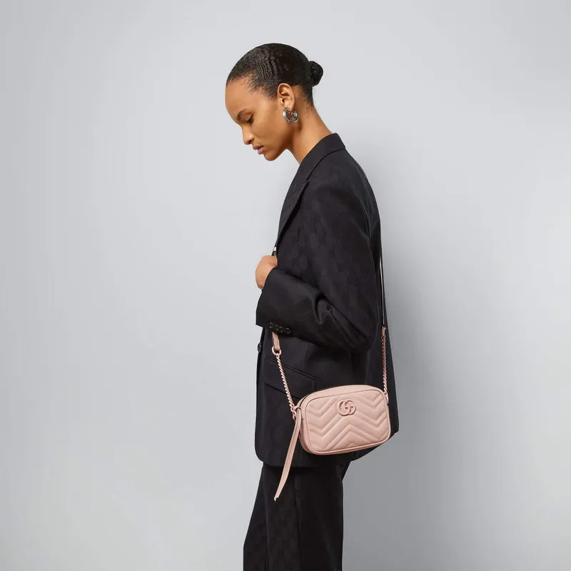 Gucci 634936 GG Marmont Mini Kabelka přes rameno Světle růžová matelassé chevron kůže