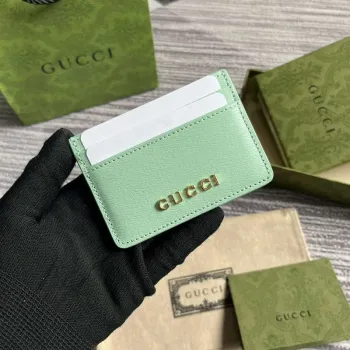 Gucci 773428 Karta s pouzdrem s nápisem Gucci světle zelená