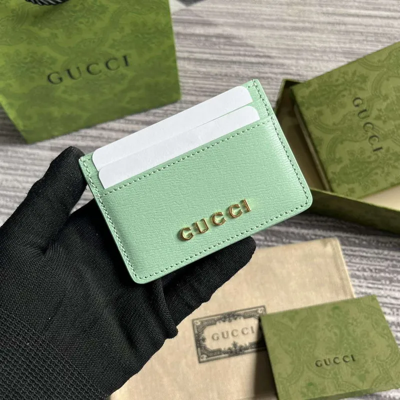 Gucci 773428 Karta s pouzdrem s nápisem Gucci světle zelená