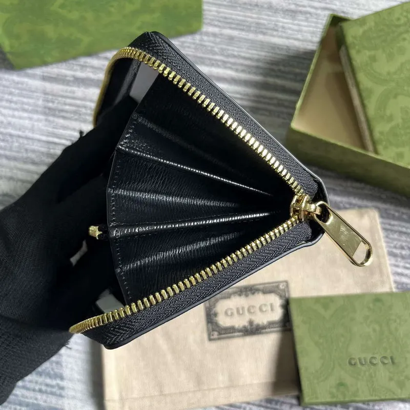 Gucci 772642 Zip Around Peněženka s Gucci Script Černá