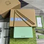 Gucci 772643 Řetězová peněženka s nápisem Gucci v bledě zelené barvě