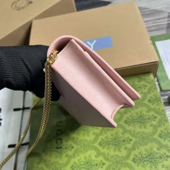 Gucci 772643 Řetízková peněženka s nápisem Gucci Světle růžová