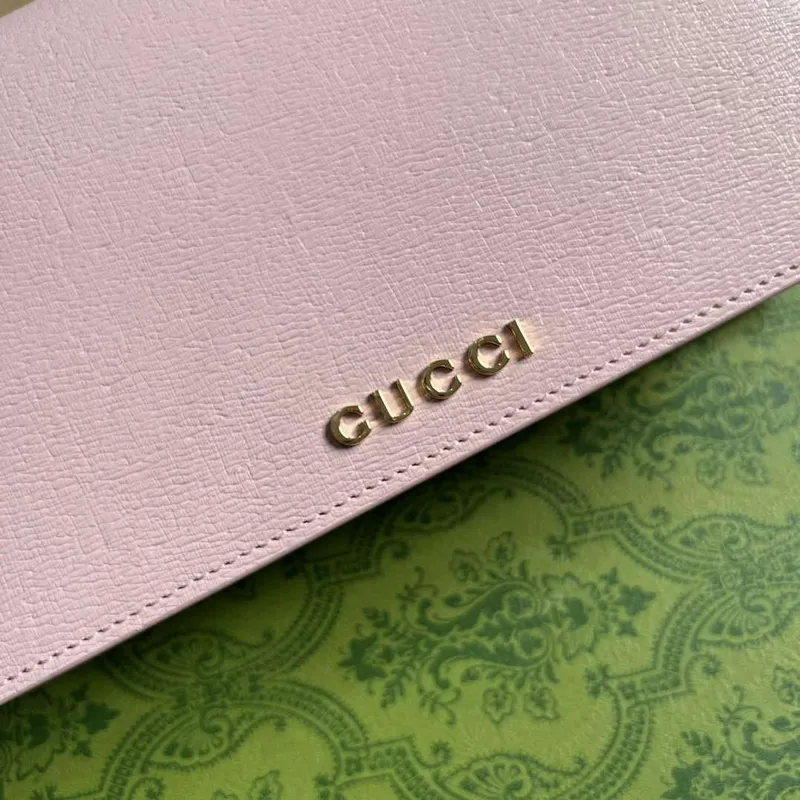 Gucci 772643 Řetízková peněženka s nápisem Gucci Světle růžová