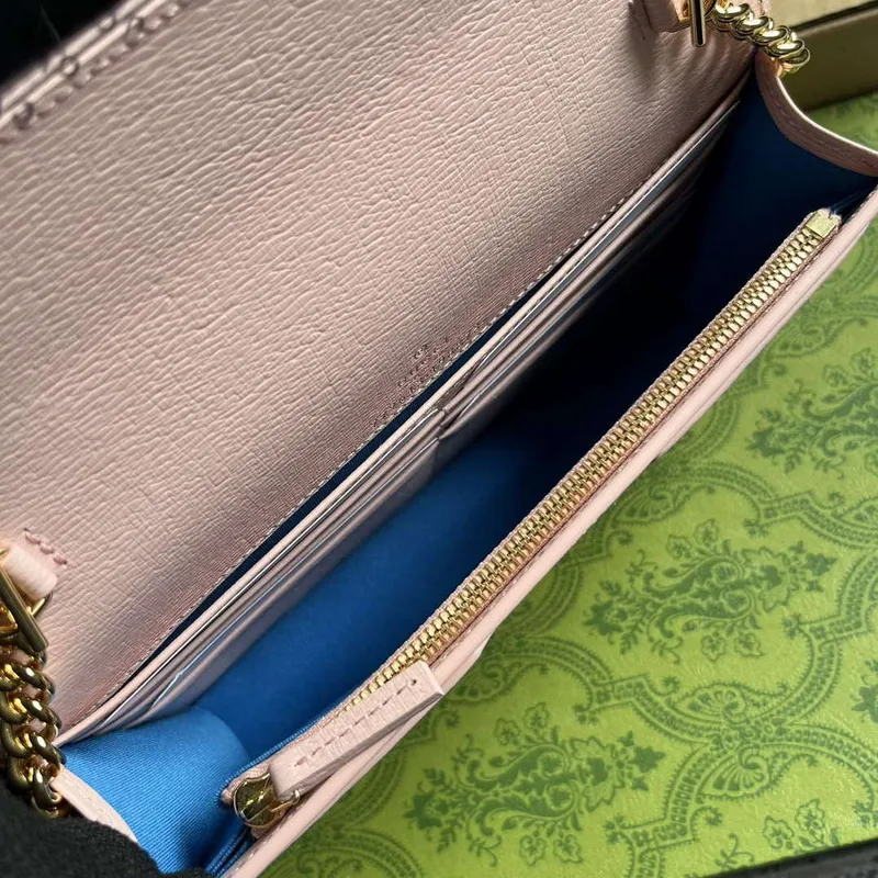 Gucci 772643 Řetízková peněženka s nápisem Gucci Světle růžová