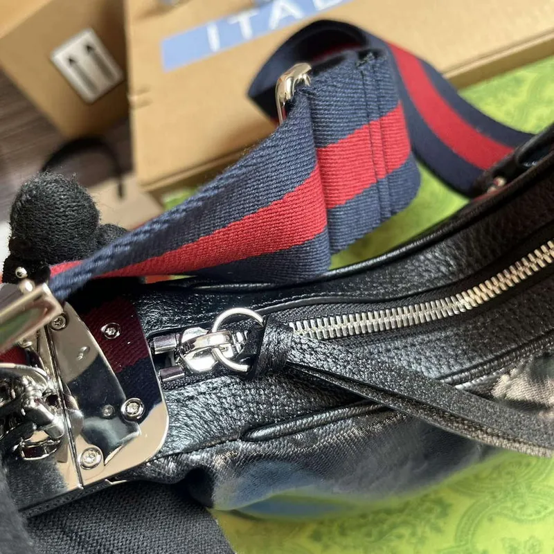 Gucci 699409 Gucci Attache Malá Ramenní Taška Černá GG