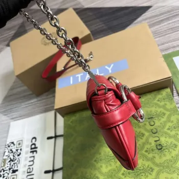 Gucci 764339 Gucci Horsebit Chain Malá Kabelka přes Rameno Červená