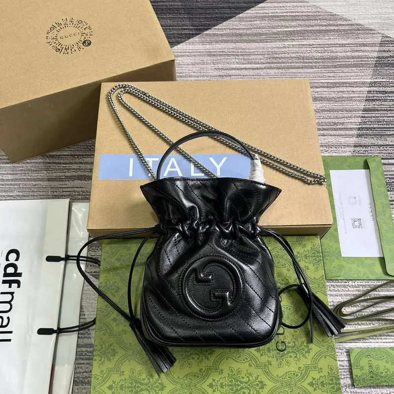 Gucci 760313 Gucci Blondie Mini Bucket Bag Černá