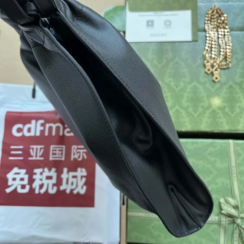 Gucci Deco střední taška GG 746210 v černé kůži