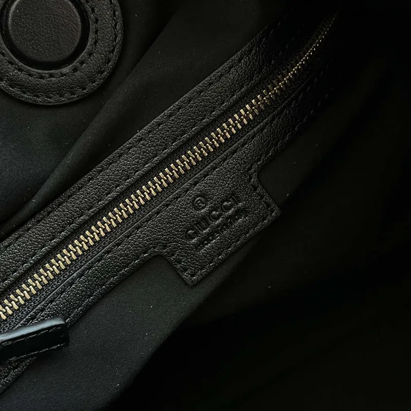 Gucci Deco střední taška GG 746210 v černé kůži