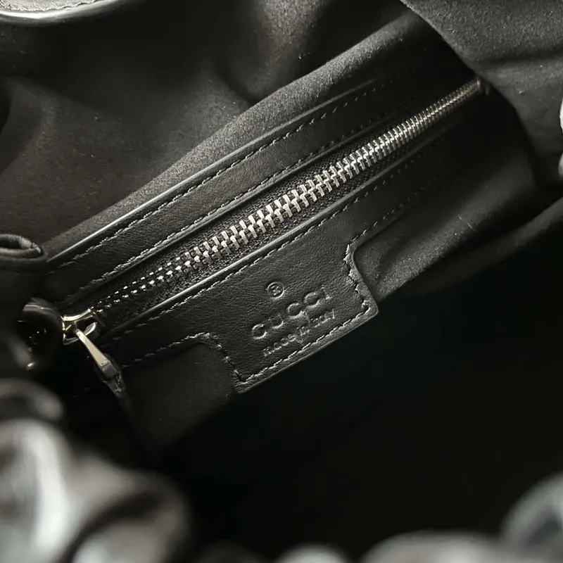 Gucci 746210 Gucci Deco střední taška přes rameno z černé kůže