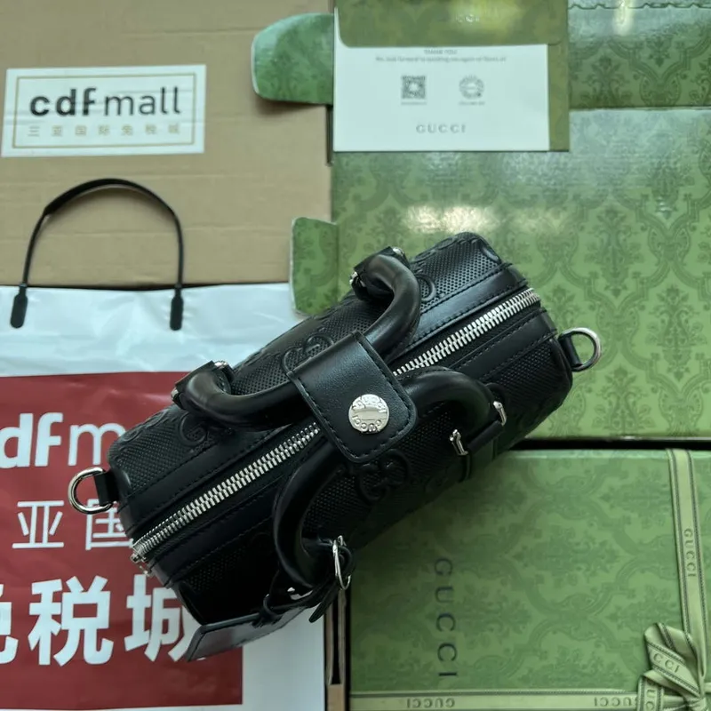 Gucci 725292 Jumbo GG Mini Embossed Bag Černá