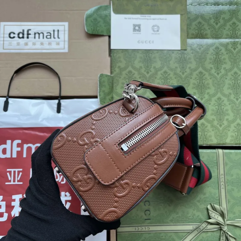 Gucci 725292 Jumbo GG Mini Embossed Taška Hnědá