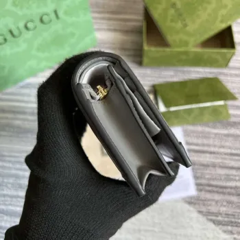 Gucci 723786 GG Matelassé Karta Pouzdro Peněženka Šedá