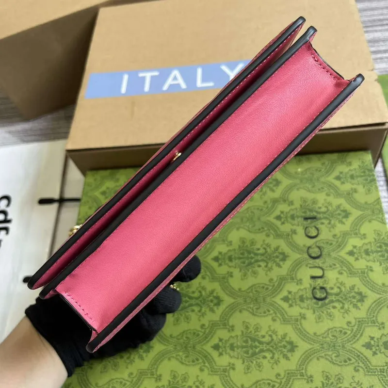 Gucci 723787 GG Matelassé Chain Wallet Růžová růžová