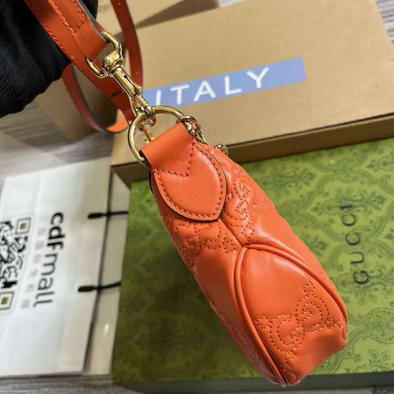 Gucci 739736 GG Matelassé Mini Taška Oranžová