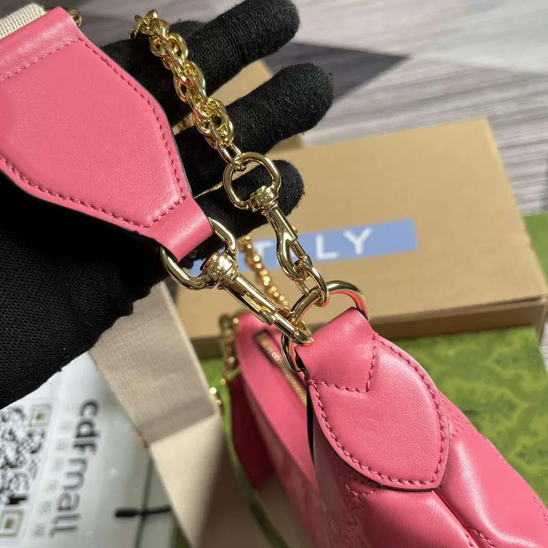 Gucci 739709 GG Matelassé Malá ramenní taška Růžová