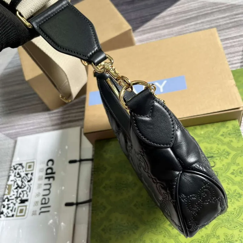 Gucci 739709 GG Matelassé Malá Ramenní Taška Černá