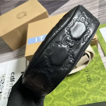 Gucci 739709 GG Matelassé Malá Ramenní Taška Černá