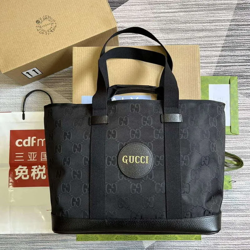 Gucci 746037 Gucci Off The Grid Střední taška přes rameno Černá