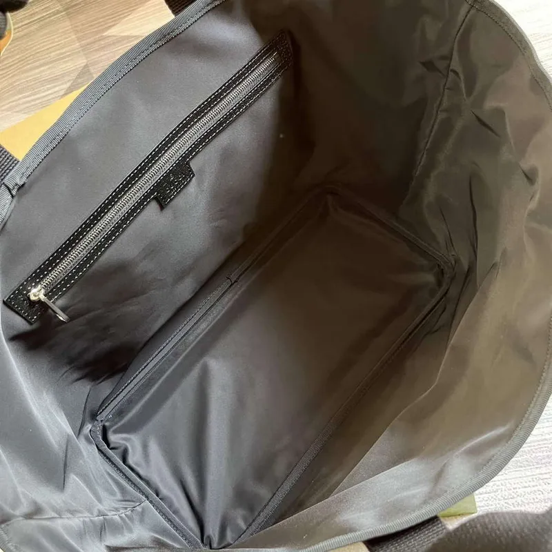 Gucci 746037 Gucci Off The Grid Střední taška přes rameno Černá