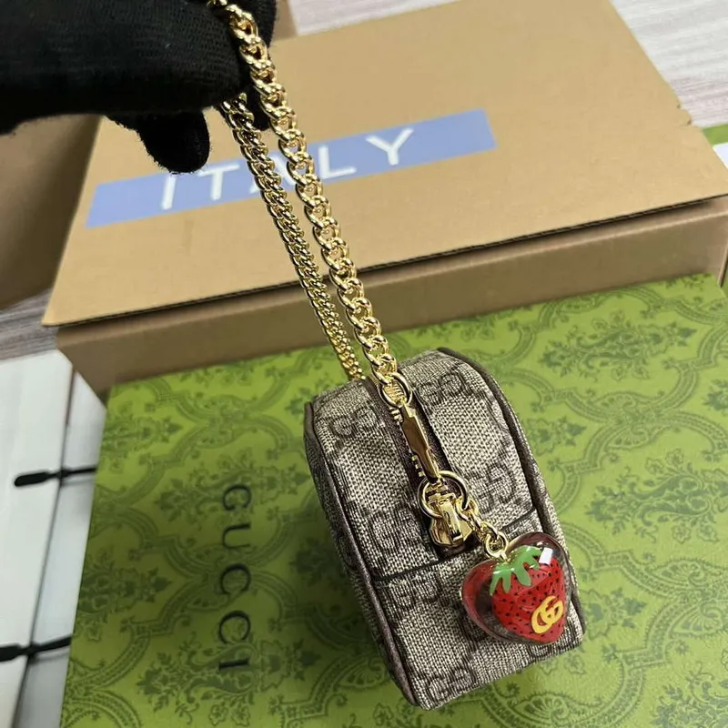 Gucci 726252 peněženka na mince s jahodovým motivem a dvojitým G hnědá