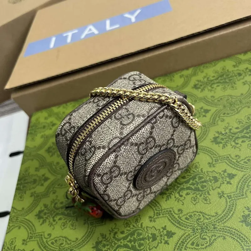 Gucci 726252 peněženka na mince s jahodovým motivem a dvojitým G hnědá