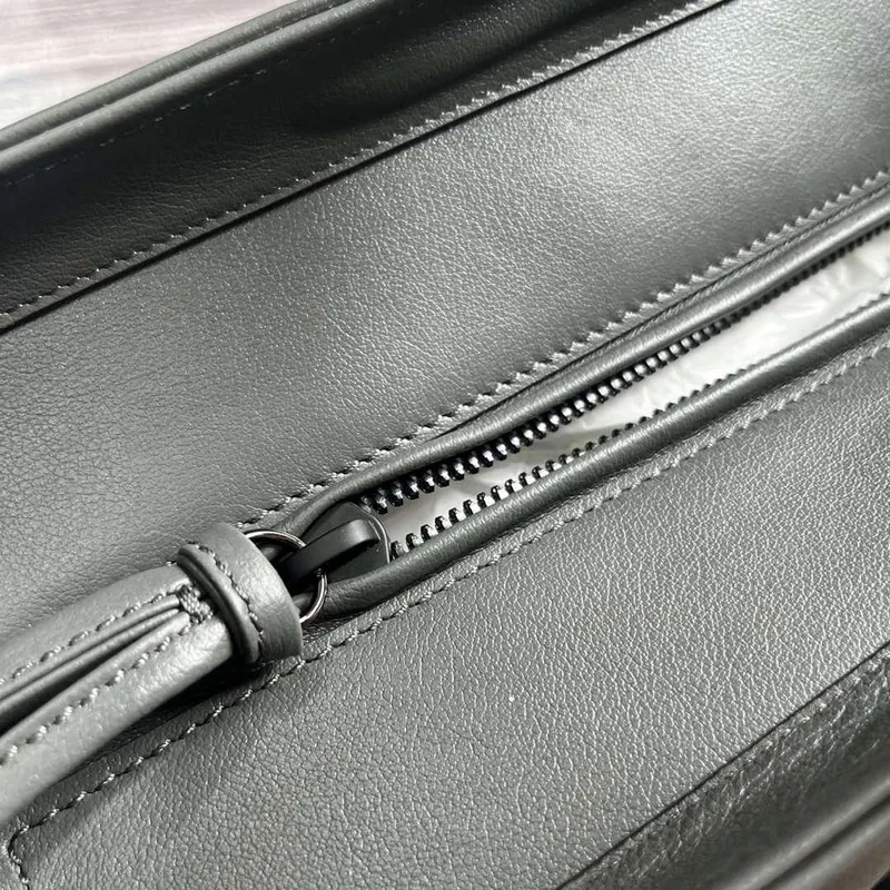 Gucci 725683 Velká taška přes rameno s tónovým dvojitým G šedá