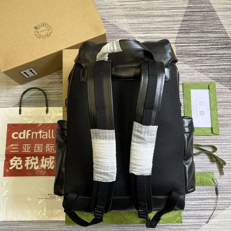 Batoh Gucci 725657 s tónovým dvojitým G černý