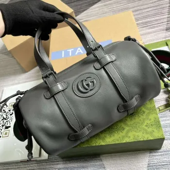 Gucci 725701 Malá sportovní taška s tónovým Double G Šedá