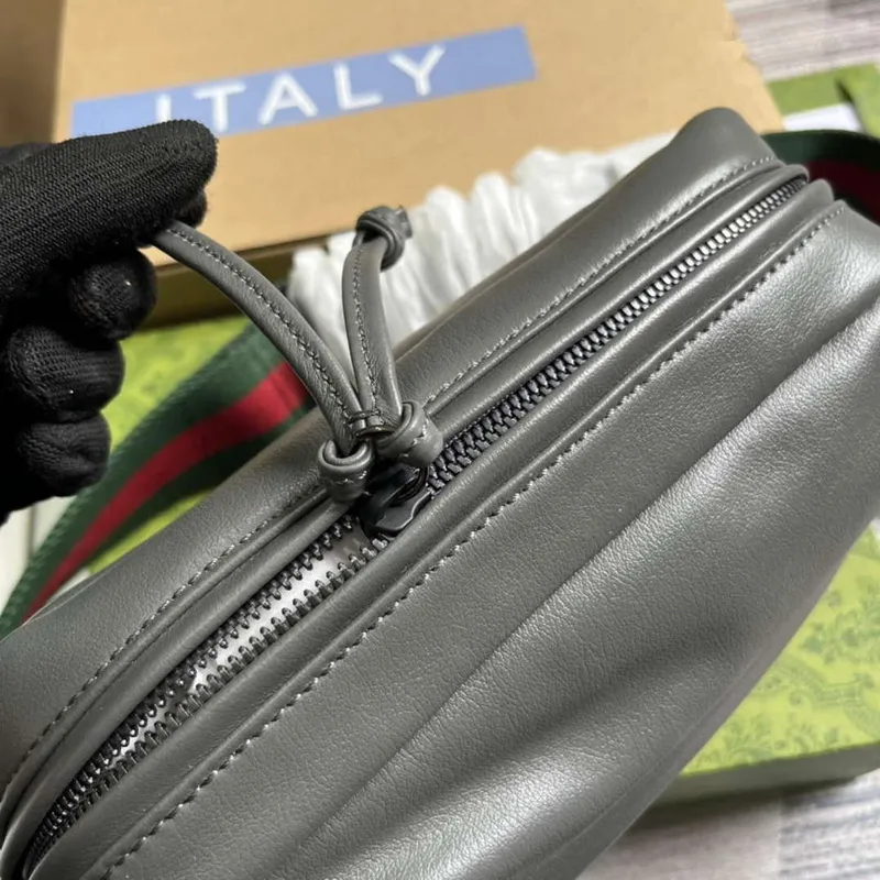 Gucci 725696 Kabelka přes rameno s tónovým Double G Šedá